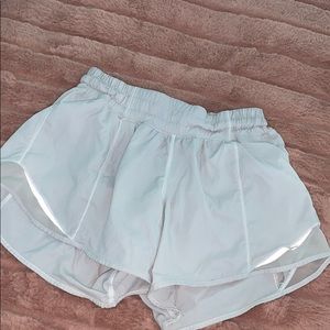 lululemon size 4 hotty hot shorts